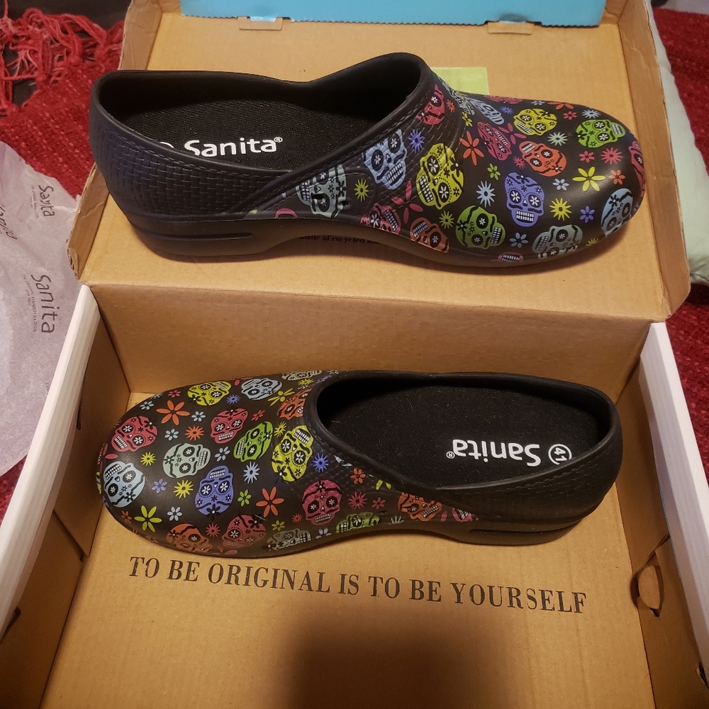 Sanita clogs